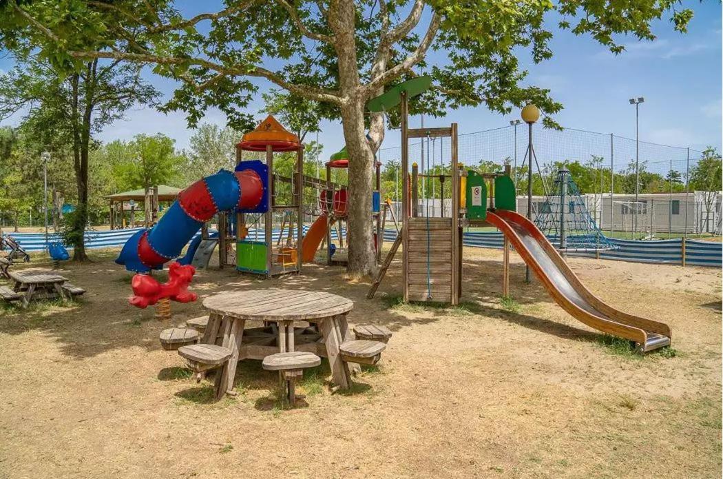 Vacanceselect Mobil Homes - Camping Pineta Sul Mare Camping Village Cesenatico Buitenkant foto